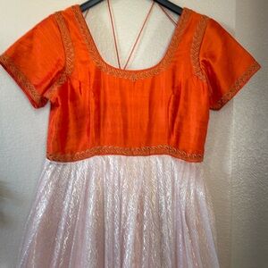 Brand: Handmade 
Size:XL
Color: orange and cream